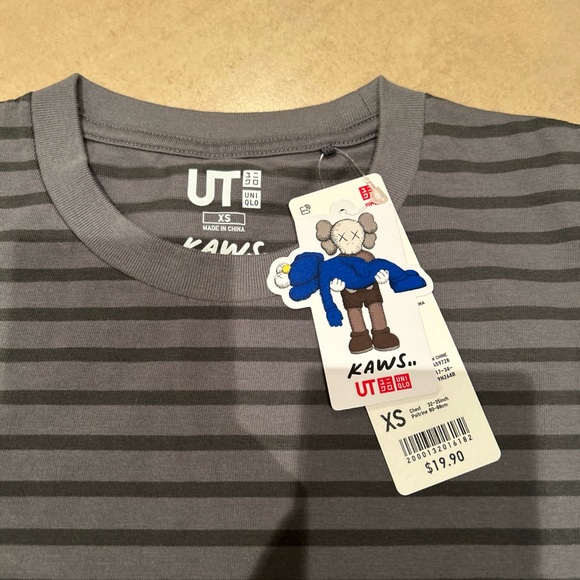 Rare BNWT Uniqlo Kaws unisex grey striped tshirt size XS - Picture 2 of 3